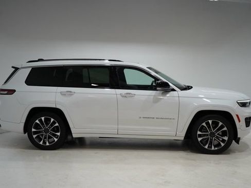 Used 2023 Jeep Grand Cherokee L Overland w/ Luxury Tech Group IV AWD/4WD image 8