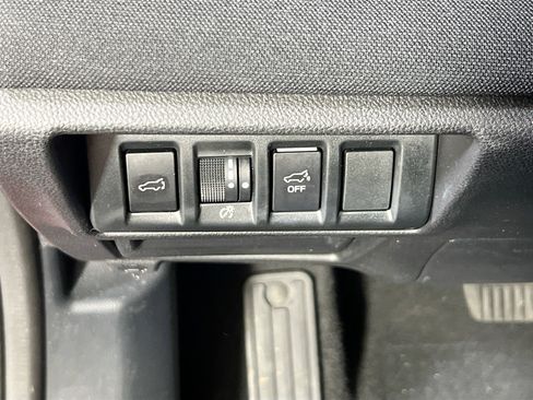 Used 2022 Subaru Outback Premium image 10