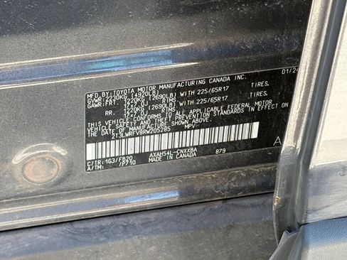 Used 2024 Toyota RAV4 LE AWD/4WD image 16