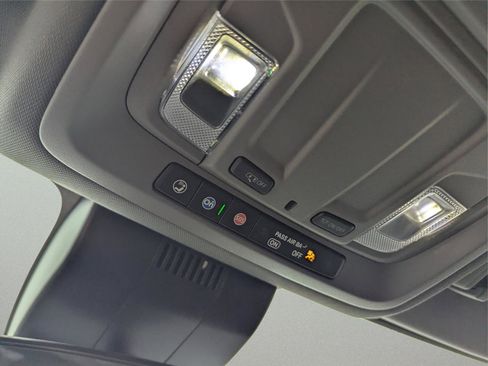 Used 2023 Chevrolet Silverado 1500 Custom image 24