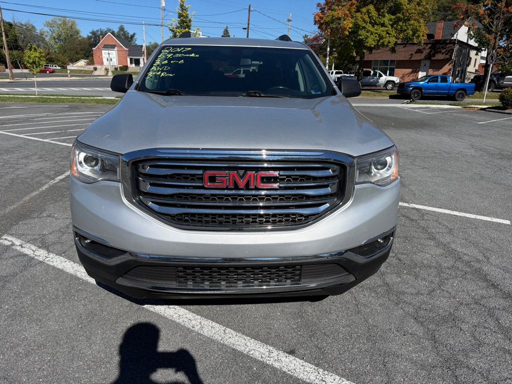 Used 2017 GMC Acadia SLE w/ Driver Alert Package I AWD/4WD image 3