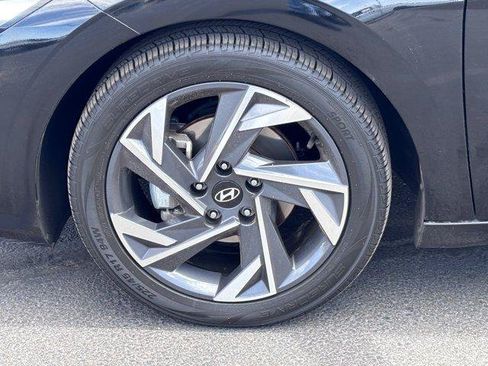 Used 2025 Hyundai Elantra SEL FWD image 10