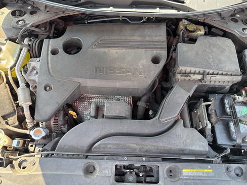 Used 2016 Nissan Altima 2.5 SV w/ Interior Lighting Package image 13