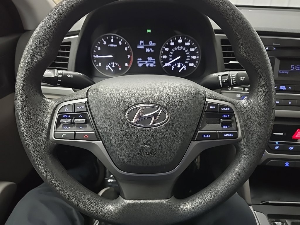 Used 2018 Hyundai Elantra SE FWD image 18