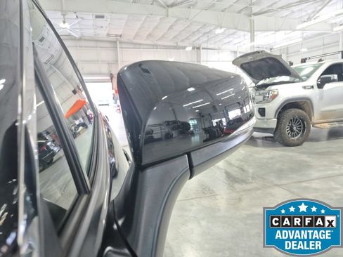 Used 2022 Toyota RAV4 XLE AWD/4WD image 17