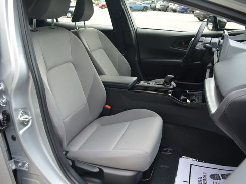 Used 2023 Toyota Prius LE AWD/4WD image 22