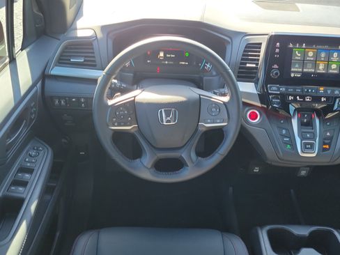 Used 2024 Honda Odyssey Sport image 16