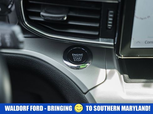 Used 2022 Ford Explorer XLT w/ Equipment Group 202A AWD/4WD image 28