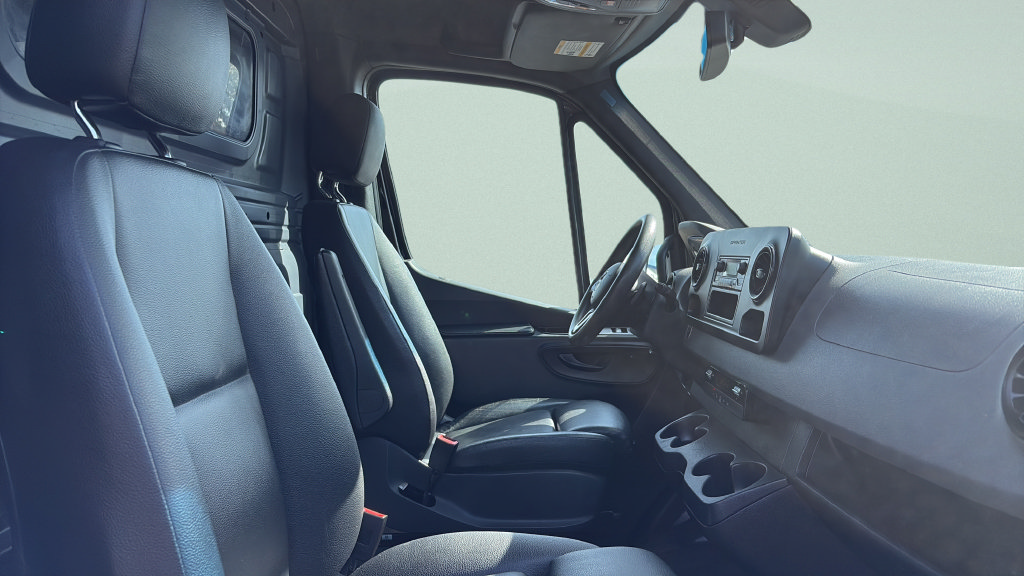 Used 2021 Mercedes-Benz Sprinter 1500 image 19