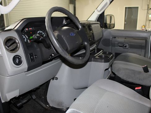 Used 2009 Ford E-150 and Econoline 150 RWD image 17