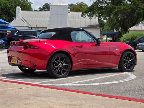 Used 2016 MAZDA MX-5 Miata Club RWD image 3