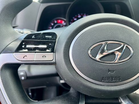 Used 2021 Hyundai Elantra SE image 33