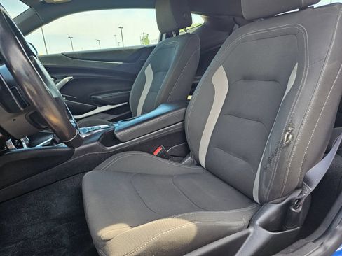 Used 2021 Chevrolet Camaro LT w/ RS Package RWD image 17