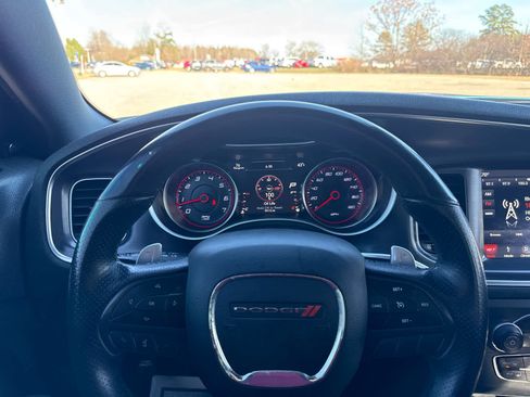 Used 2018 Dodge Charger R/T Scat Pack w/ Dynamics Package image 19