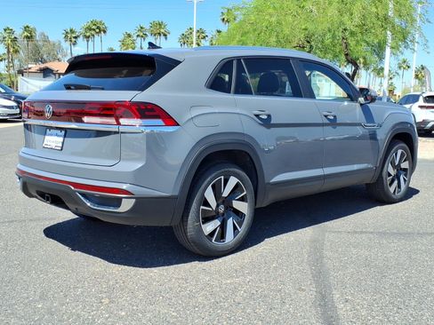 New 2026 Volkswagen Atlas Cross Sport SE FWD image 7