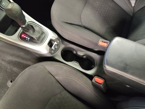 Used 2018 Jeep Compass Sport w/ Tech Group FWD image 26
