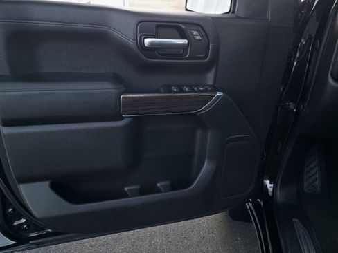 Used 2019 Chevrolet Silverado 1500 LT Trail Boss w/ Convenience Package image 9