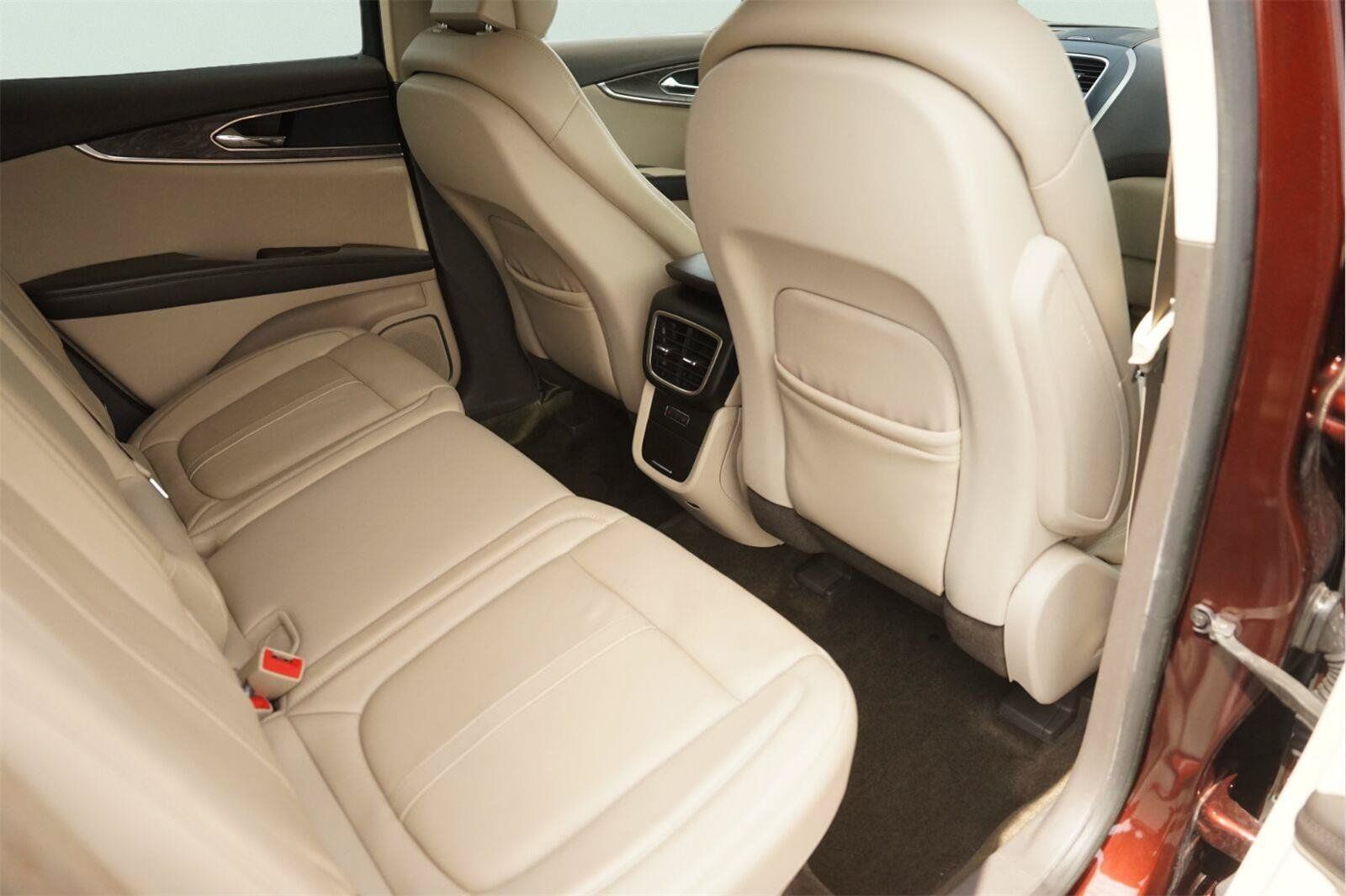 Used 2016 Lincoln MKX Reserve w/ Climate Package FWD image 15