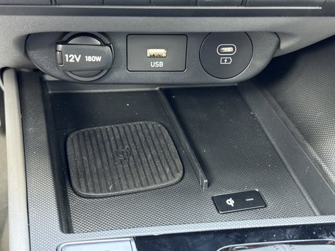 Certified 2025 Hyundai Elantra Sport image 25