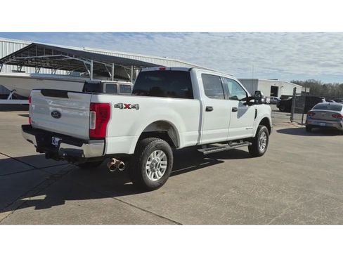 Used 2018 Ford F250 XLT w/ Snow Plow Prep Package image 8