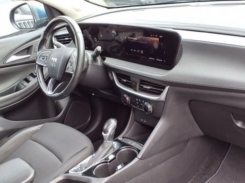 Used 2024 Buick Encore GX Preferred FWD image 24