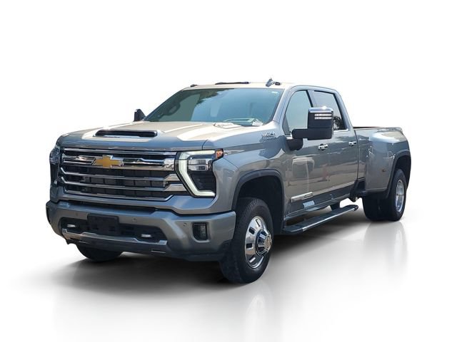 Used 2025 Chevrolet Silverado 3500 High Country w/ High Country Premium Package AWD/4WD image 2