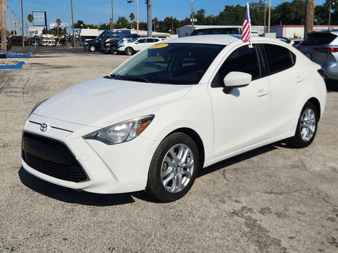 Used 2017 Toyota Yaris iA image 4