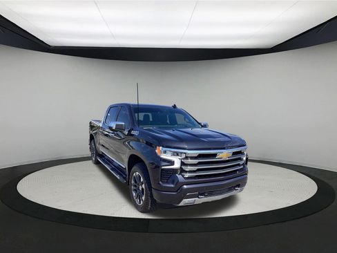 Used 2024 Chevrolet Silverado 1500 High Country image 2