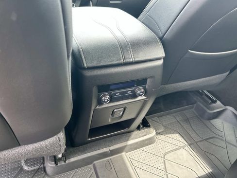 Used 2022 Chevrolet Traverse LT w/ LPO, Floor Liner Package AWD/4WD image 25