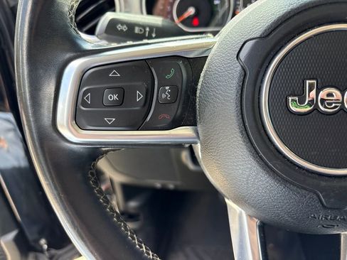 Used 2020 Jeep Wrangler Unlimited Sahara image 18