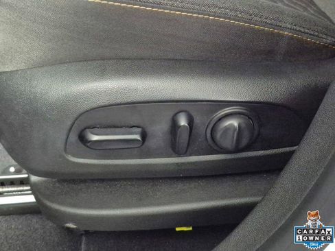 Used 2019 Chevrolet Equinox LT FWD image 15