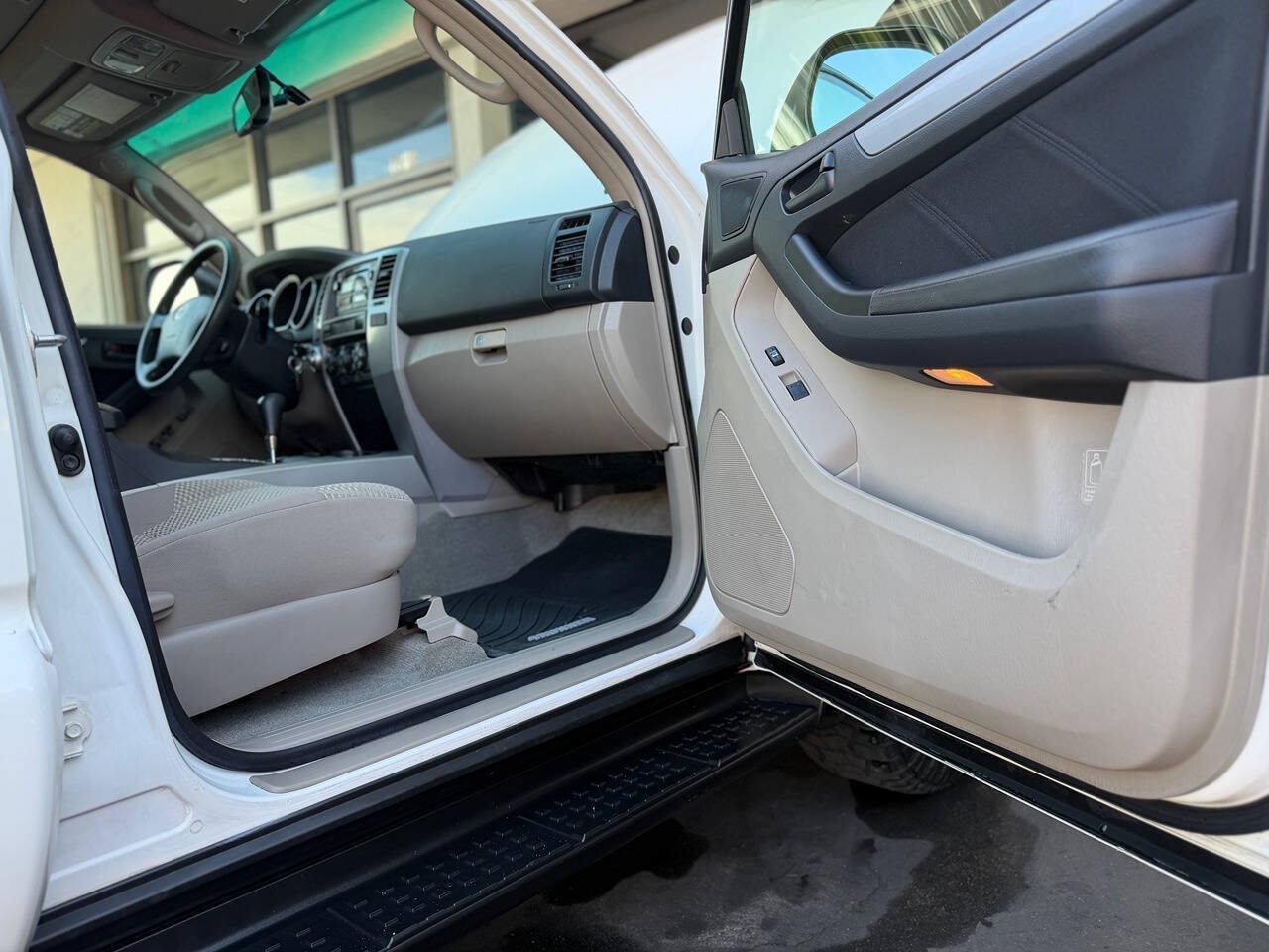 Used 2007 Toyota 4Runner SR5 AWD/4WD image 63