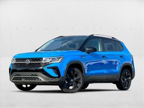 New 2025 Volkswagen Taos SE image 1