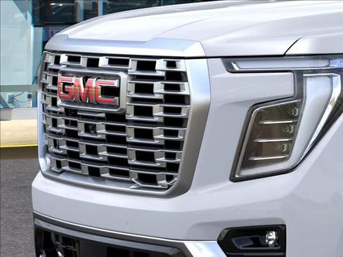 New 2026 GMC Yukon Denali w/ Sun & Power Step Package AWD/4WD image 13
