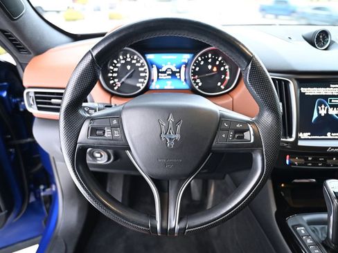 Used 2020 Maserati Levante image 22