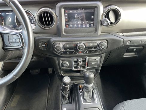 Used 2021 Jeep Wrangler Unlimited Sport image 18