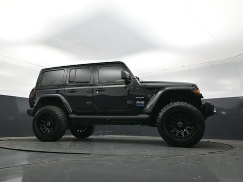 Used 2021 Jeep Wrangler Unlimited Sahara w/ Cold Weather Group AWD/4WD image 28