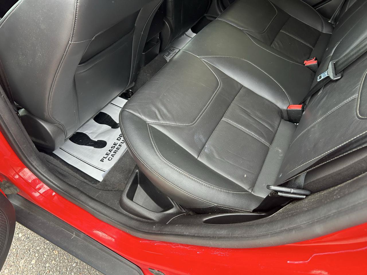Used 2015 Ford Focus SE w/ Equipment Group 201A FWD image 9