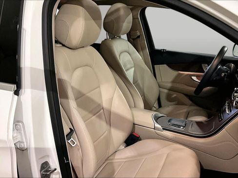 Used 2020 Mercedes-Benz GLC 300 4MATIC image 7