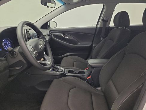 Used 2019 Hyundai Elantra GT FWD image 17