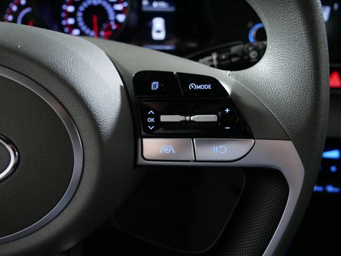 Used 2023 Hyundai Elantra SEL image 28