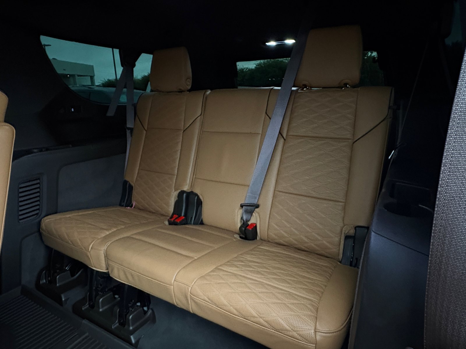 Used 2022 Cadillac Escalade ESV Premium Luxury w/ Performance Package RWD image 25