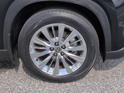 Certified 2024 Toyota Grand Highlander AWD image 11