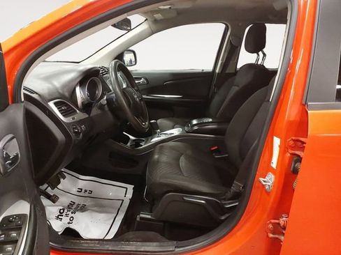 Used 2019 Dodge Journey SE w/ Blacktop Package AWD/4WD image 9