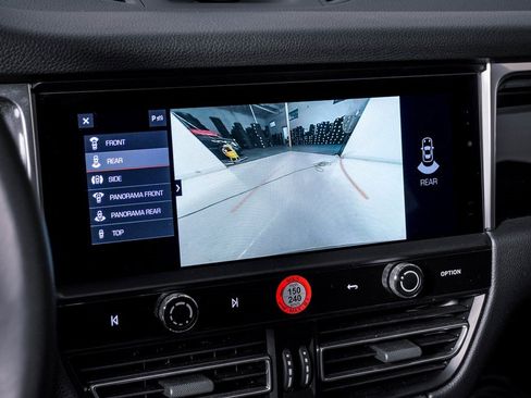 Certified 2025 Porsche Macan image 21