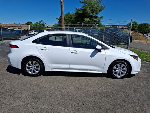 Used 2025 Toyota Corolla LE FWD image 7