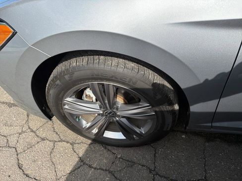 Used 2023 Volkswagen Jetta SE w/ Panoramic Sunroof Package FWD image 14