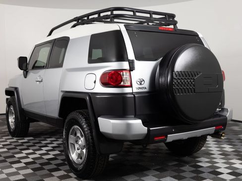 Used 2008 Toyota FJ Cruiser 4WD image 5
