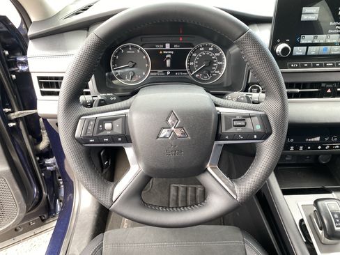 Used 2024 Mitsubishi Outlander SE Black Edition AWD/4WD image 27
