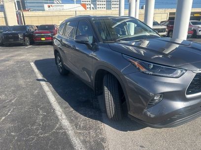 Used 2021 Toyota Highlander XLE